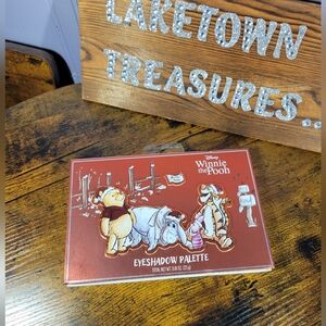 Disney Winnie the Pooh neutral Eyeshadow Palette 12 colors